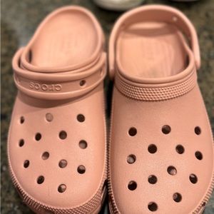 Platform croc size 10